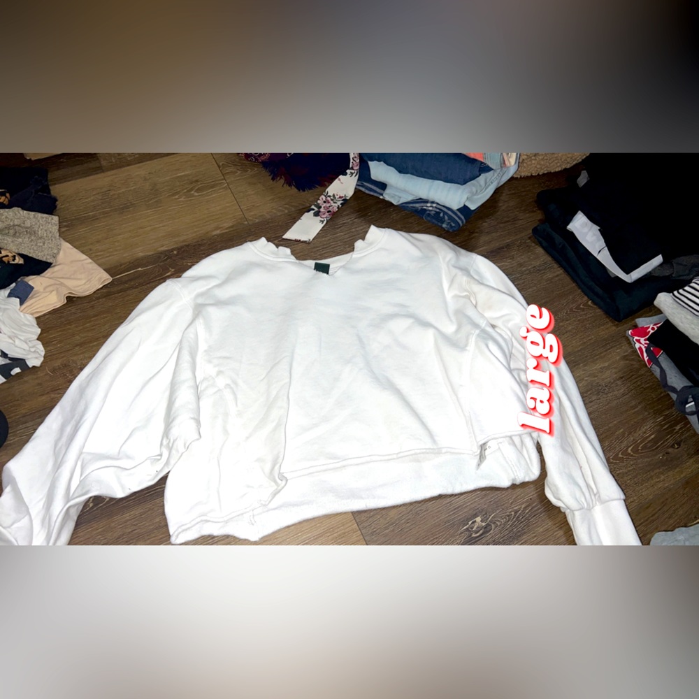 white cropped crew neck from target size large
